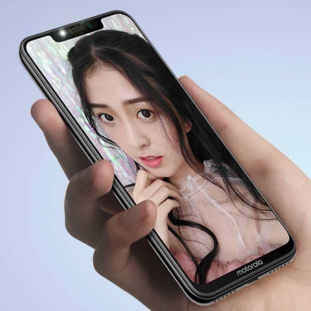 Mag dat wel? De Motorola P30 is wel heel sprekend een iPhone X