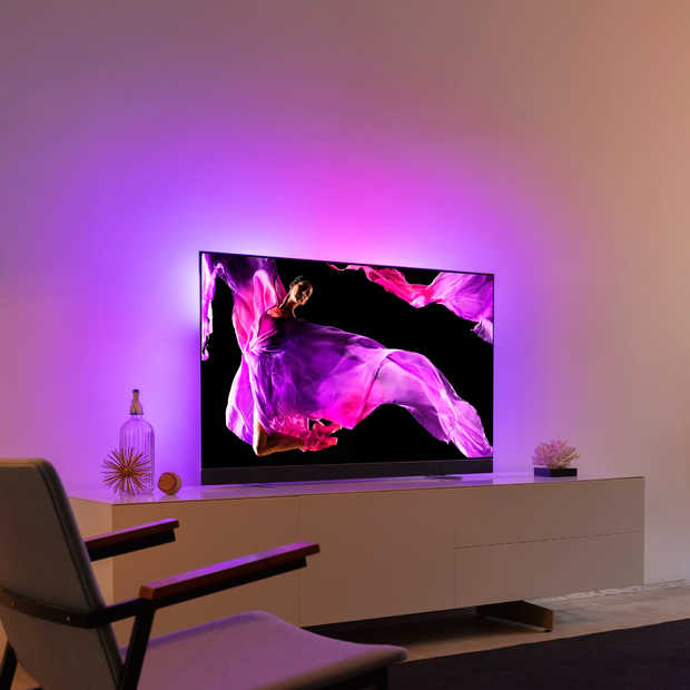 Philips TV introduceert samen met Bowers & Wilkins de OLED+ 903