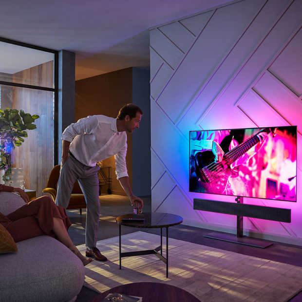 Met deze Philips TV haal je een thuisbioscoop in huis