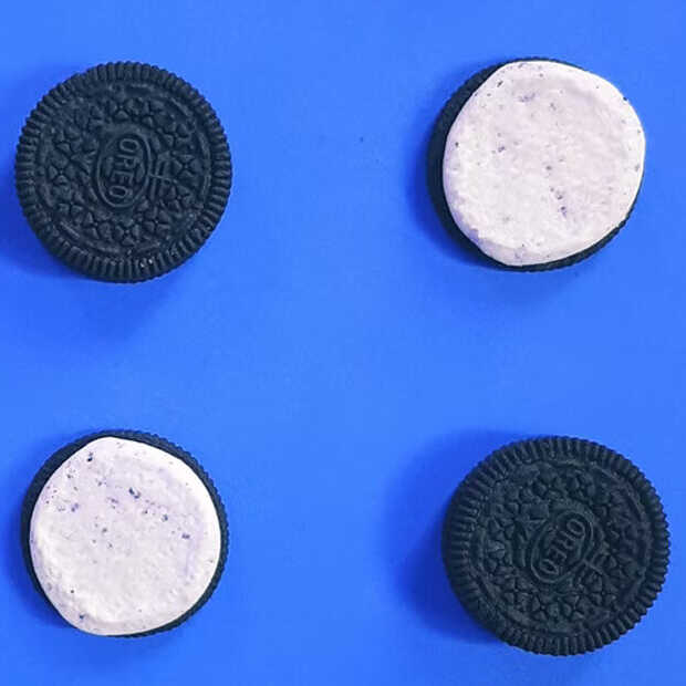 ​Waarom de crème altijd aan één Oreo-koekje blijft plakken