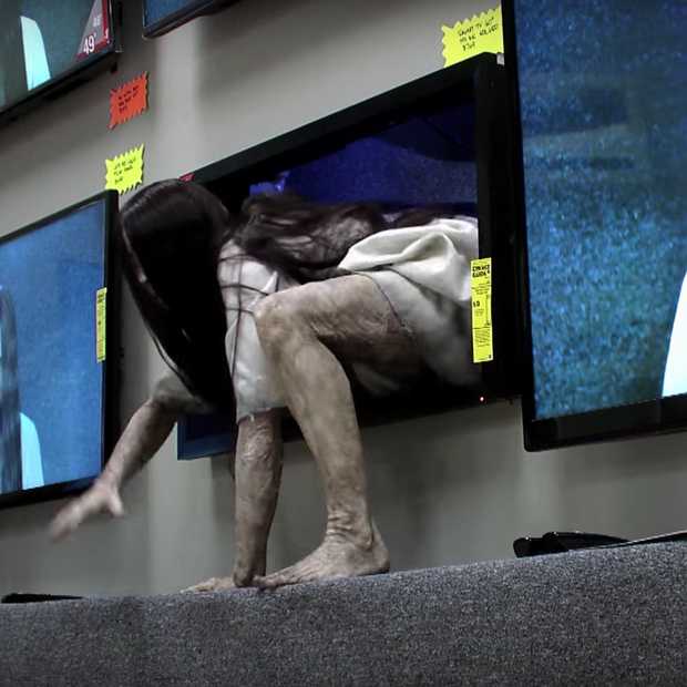 Geniale prank: horrorfilm Rings komt tot leven in winkel in NYC
