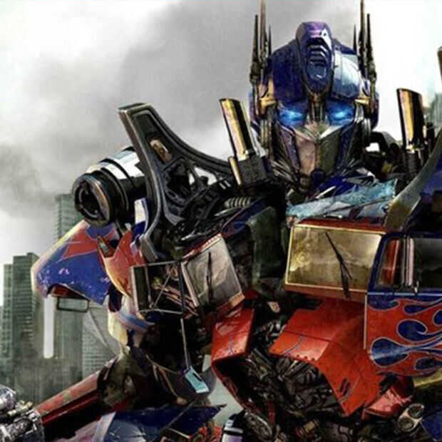 De ruimte wordt zo langzamerhand een Michael Bay-film