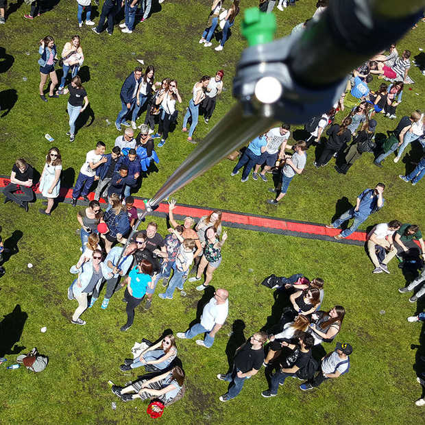 ​Wereldrecord​ Erben Wennemars: Selfie met langste selfiestick