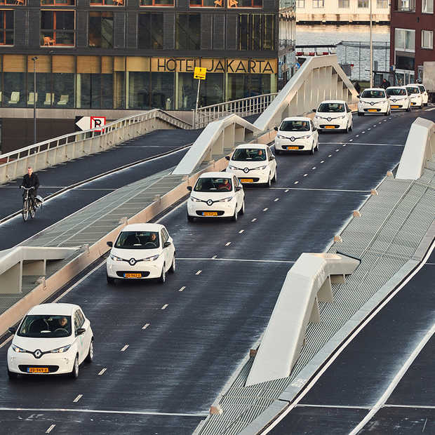 100 elektrische Renault ZOE deelauto’s​  nu beschikbaar in Amsterdam