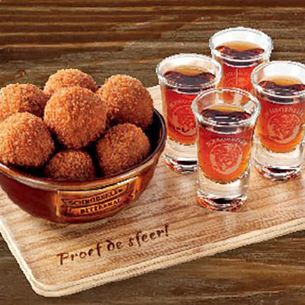 Een snack voor de koude feestelijke wintermaanden​: Schrobbelèr bitterbal