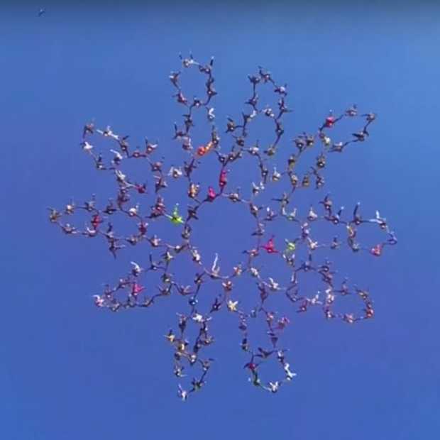 Gave video: wereldrecord skydiven verbroken met 164 mensen