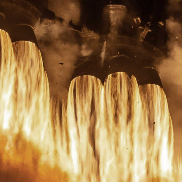 ​SpaceX lanceert Falcon Heavy met zwaarste satelliet ooit