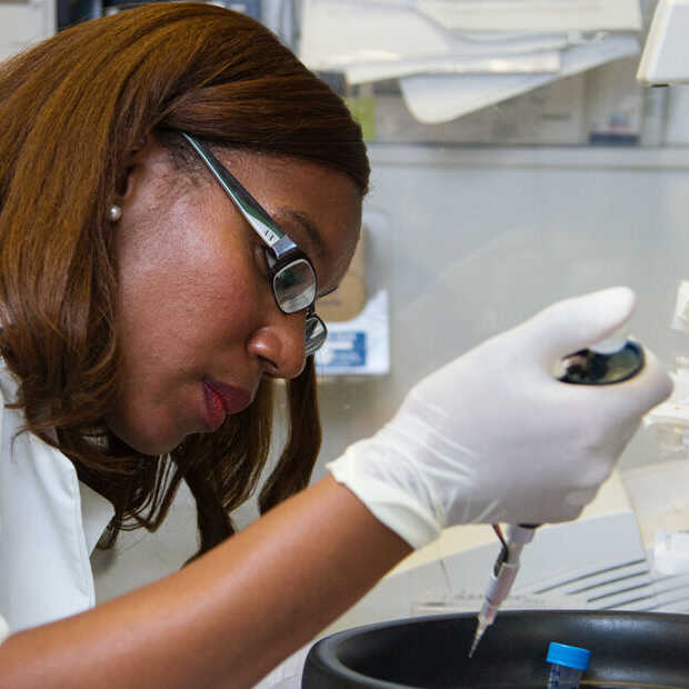 ​Wat is synthetisch DNA en waarvoor wordt het gebruikt?