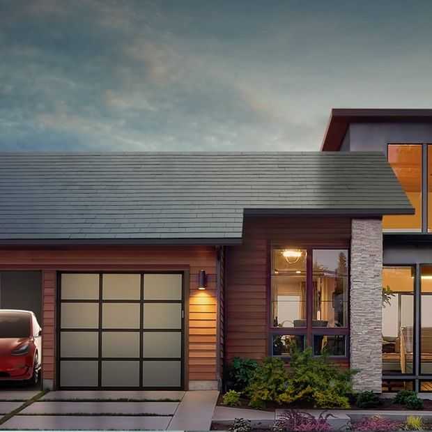 Tesla gaat de dakpan als zonnepaneel populair maken
