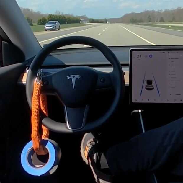 Tesla: onze Autopilot rijdt veiliger dan mensen zelf