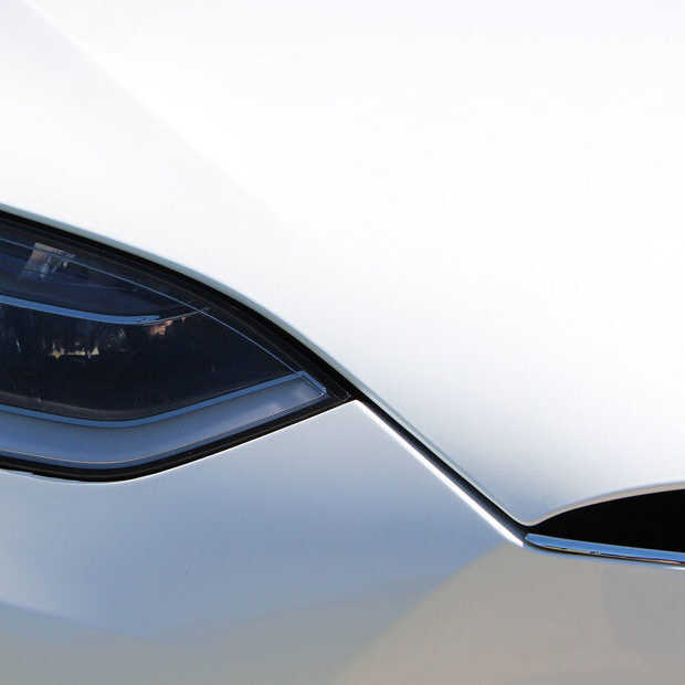 Tesla bestrijdt chiptekort door software-aanpassing