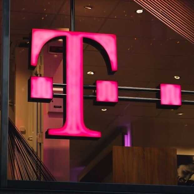 T-Mobile voor ruim 5 miljard euro naar twee investeerders