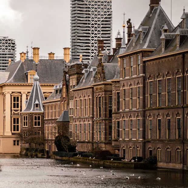 Privégegevens van Tweede Kamerleden op straat door ID-Ware-hack