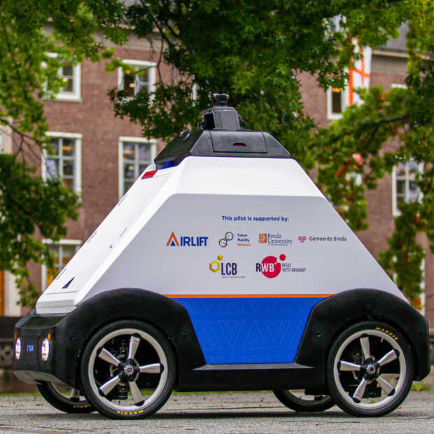 Bezorgrobot rijdt op campus HBO in Breda: 'Zien hoe de toekomst eruit ziet'