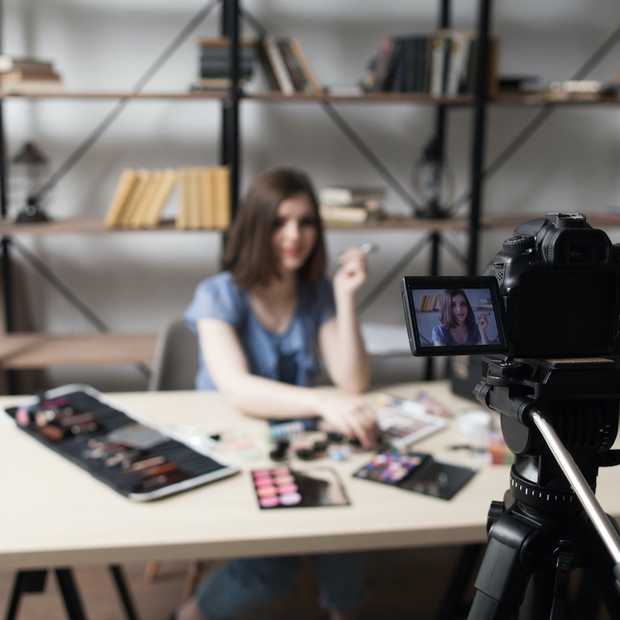 Vloggers mogen geen verkapte reclame meer maken