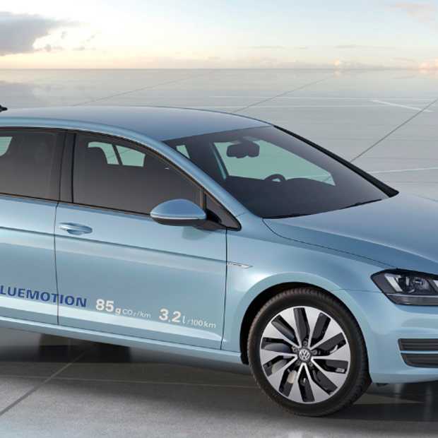 Volkswagen toont studiemodellen Golf BlueMotion en Golf GTI.