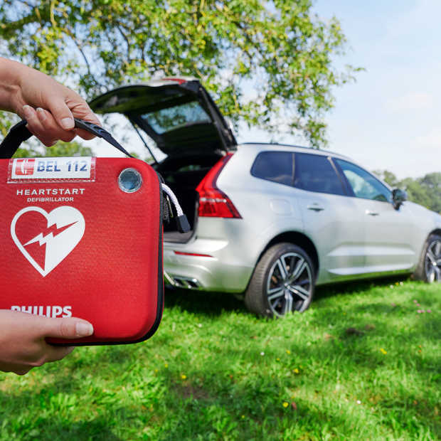 Volvo introduceert Volvo Lifesaver: de meest mobiele AED van Nederland