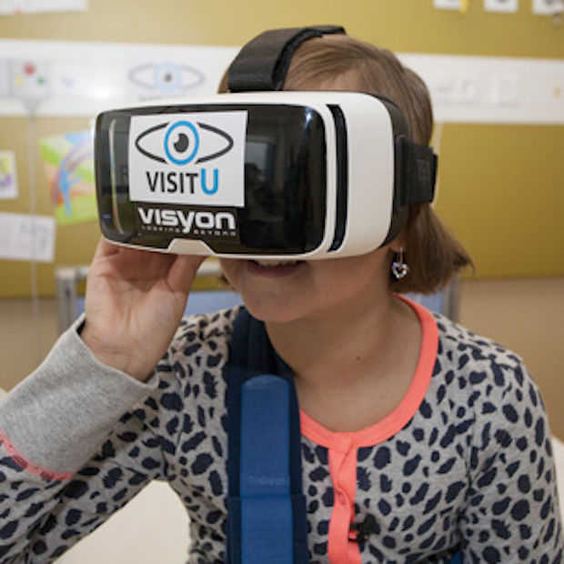 MMC laat patiënten live thuis rondkijken door VR-bril