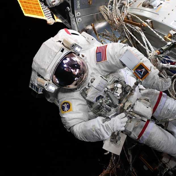 Historisch moment: vrouwelijke NASA-astronauten maken voor het eerst alleen ruimtewandeling
