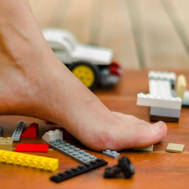 Waarom doet het zo veel pijn als je op LEGO-blokjes gaat staan?