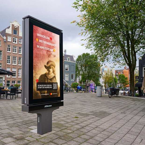 Rembrandt is nu ook een tourguide in Amsterdam