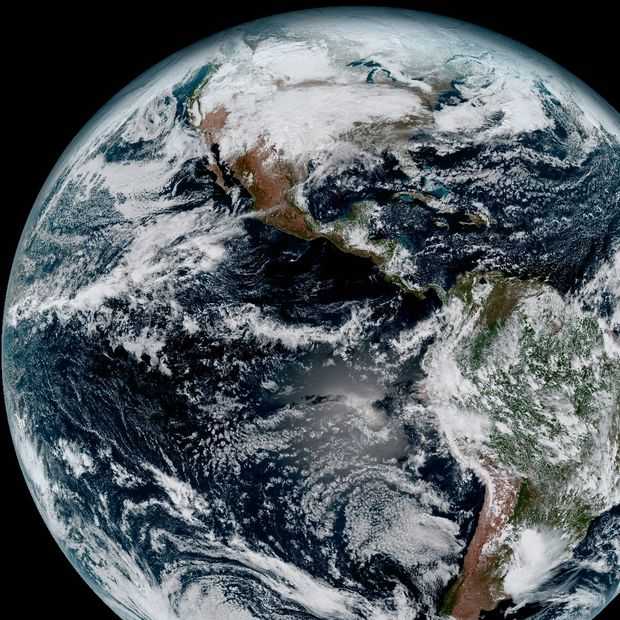 Prachtige foto's uit de ruimte laten zien hoe mooi onze planeet is