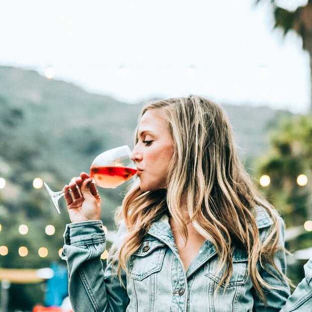 Ben je een wijnliefhebber? Solliciteer dan nu naar de functie van 'winefluencer'!