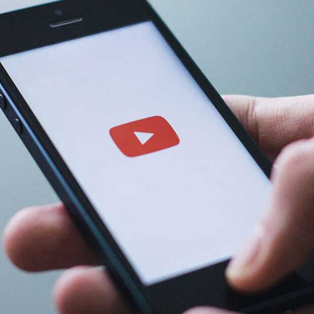 YouTube geeft informatie bij video's over de bron van nieuws