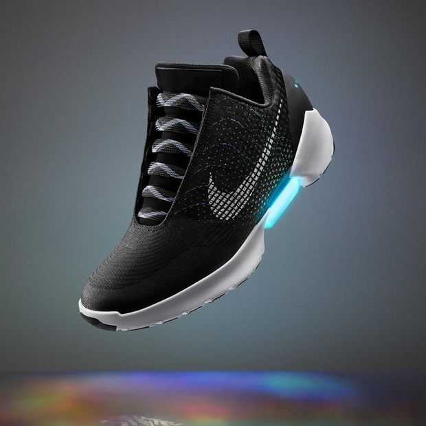 Mediaan Symposium Modieus De Back to the Future-Nikes komen 1 december uit