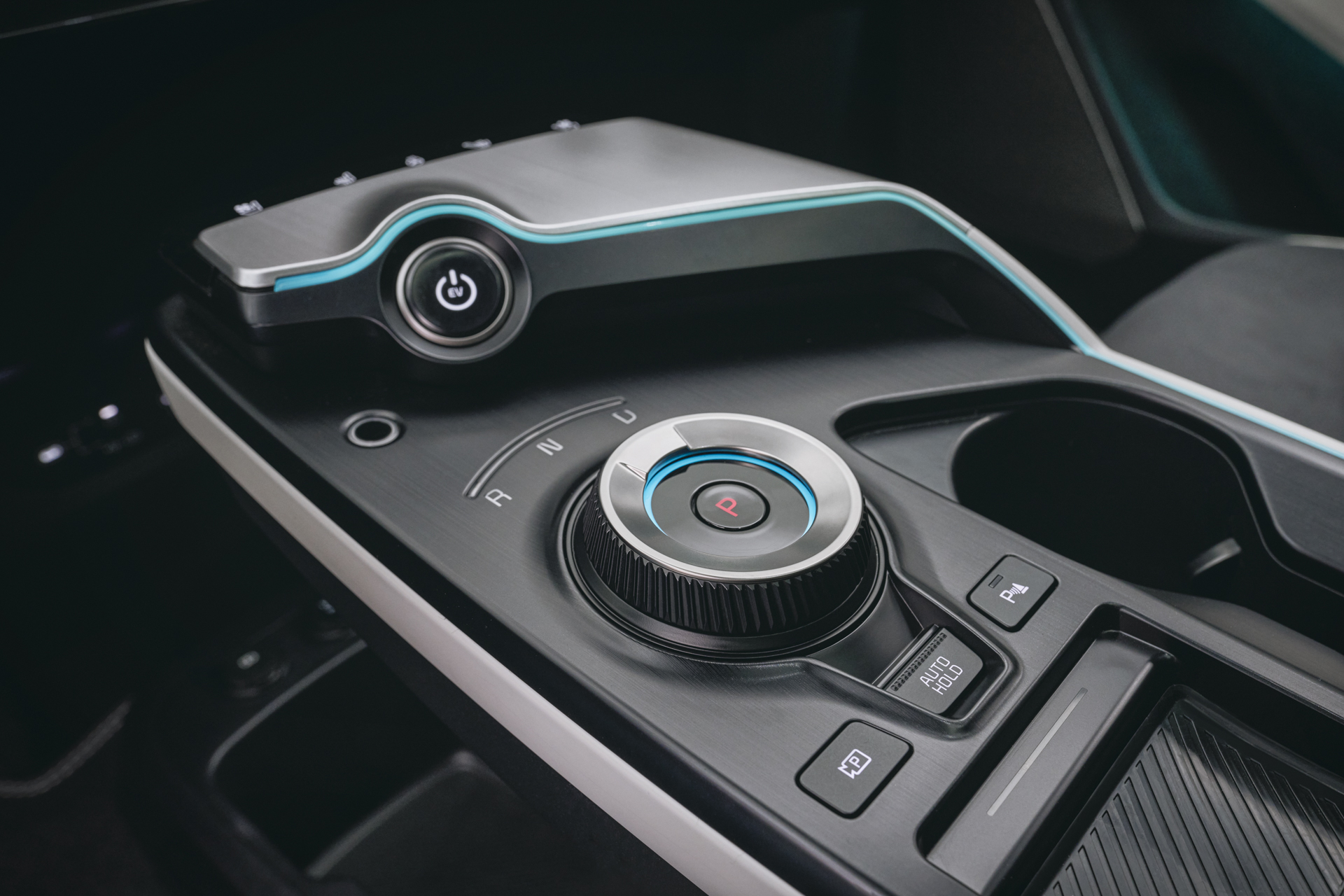 kia-all-new-ev6-my25-wolf-grey-studio-interior-digital-1920x1080-15