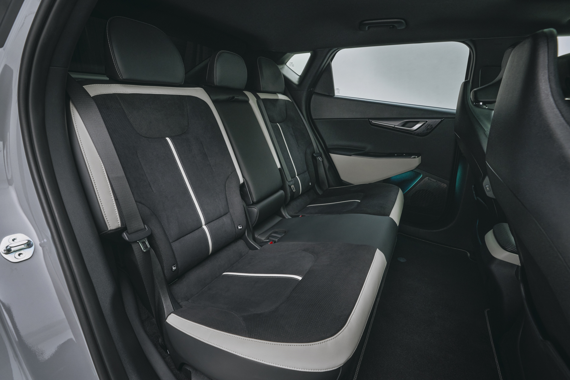 kia-all-new-ev6-my25-wolf-grey-studio-interior-digital-1920x1080-21
