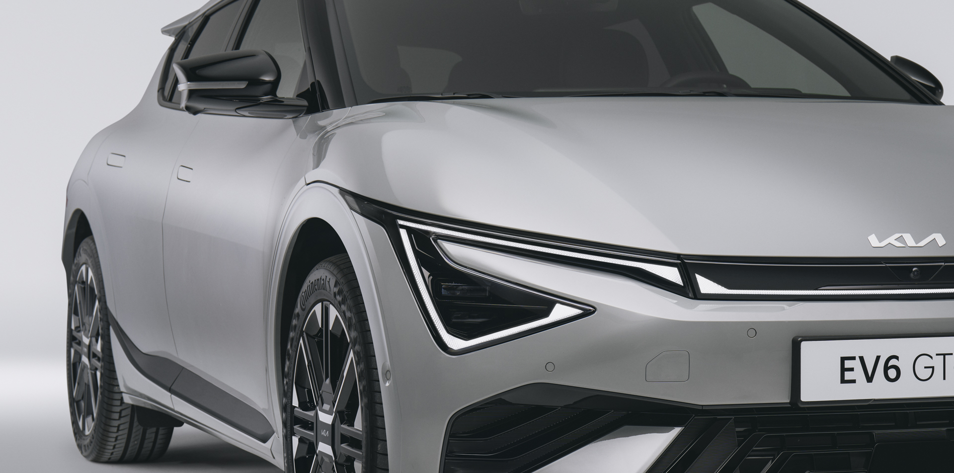 kia-all-new-ev6-my25-wolf-grey-studio-static-digital-1920x1080-16