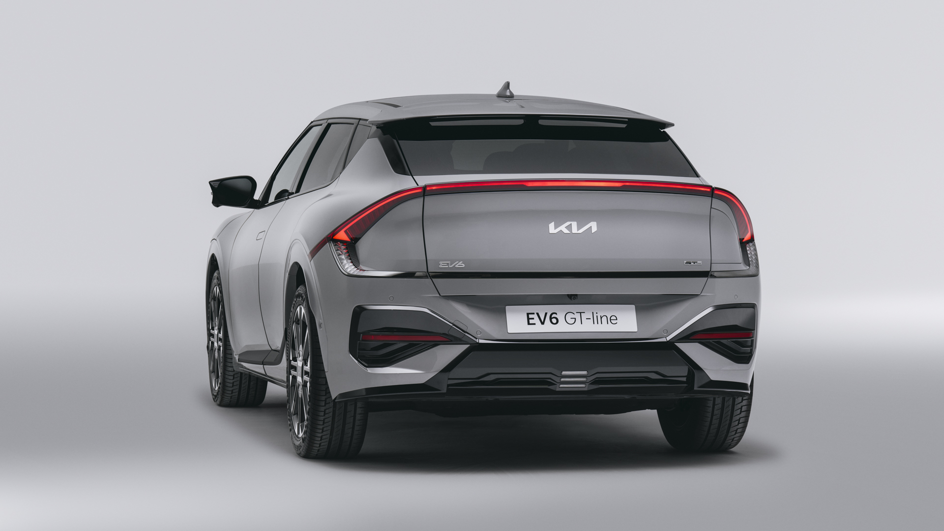 kia-all-new-ev6-my25-wolf-grey-studio-static-digital-1920x1080-8