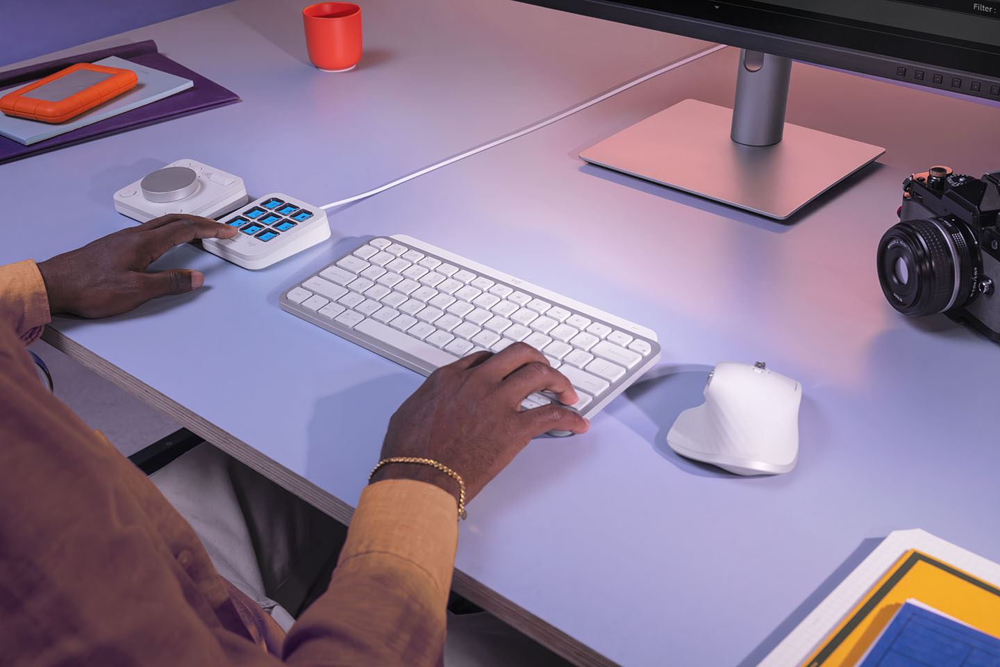 High_Resolution_JPG-MX Creative Console LIFE Lightroom PaleGray 02
