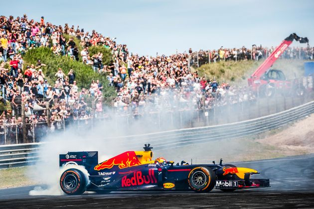 04-Max-Verstappen-rijdt-baanrecord-op-Zandvoort