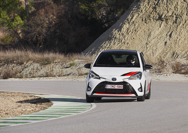 159_Yaris_GRMN_dynamic_track