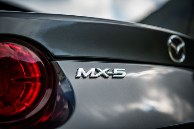 De nieuwe MX-5, sneller en veiliger, best verkochte roadster ooit
