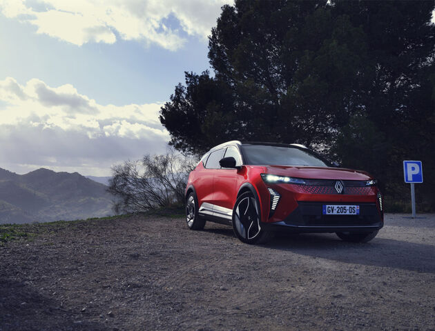 24_Renault-Scenic-E-Tech-electric-rijden-met-de-Car-of-the-Year-2024-1600x1218