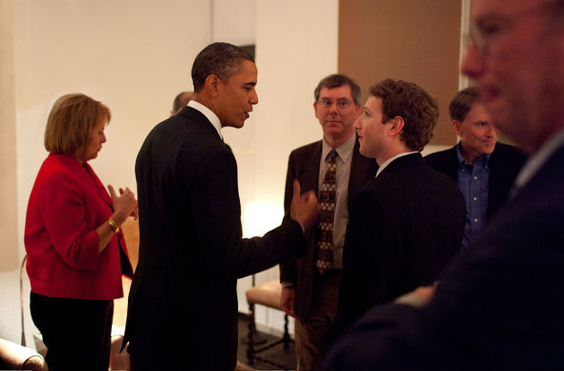 Een jongere Zuckerberg met president Obama. Die houdt ook niet van pre-rolls.