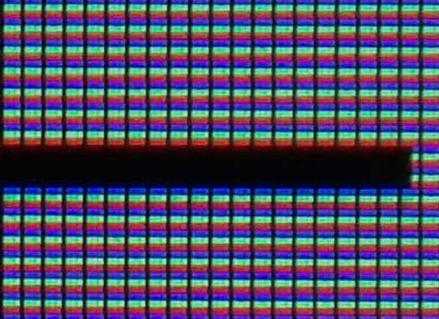 <i>RGB pixels tonen een scherpe overgang tussen zwart en wit.</i>