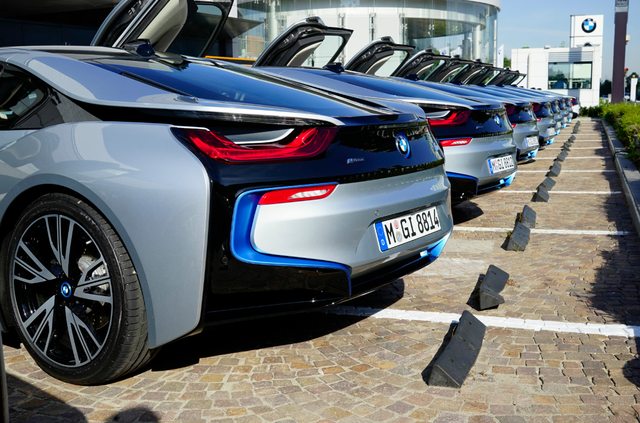 BMW_i8_back