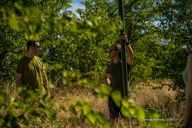 <i>Aanleg van het LoRaWAN netwerk door het hele park.</i>