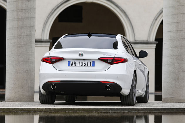 Alfa-Romeo_Giulia_achter