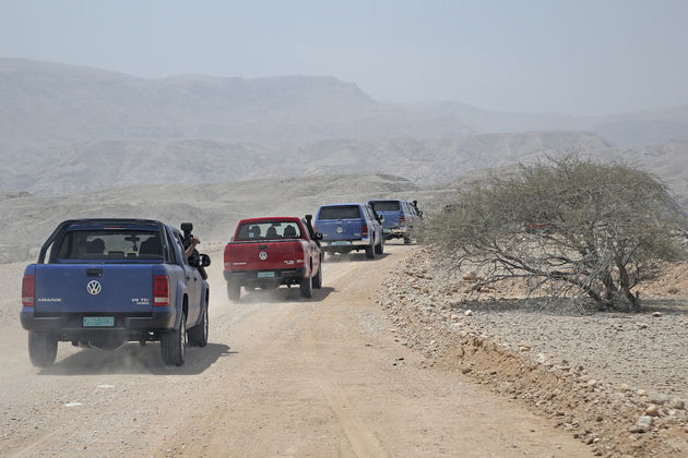 Onderweg richting het ruige Al Hajar gebergte