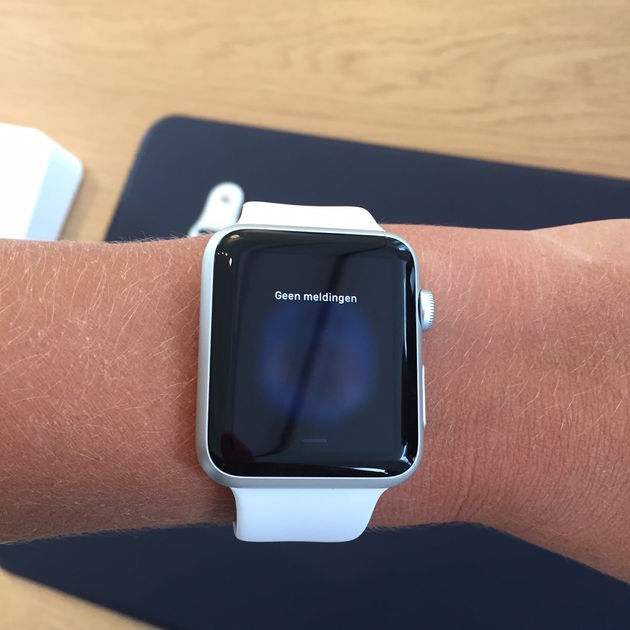 En de Apple Watch Sport met een klok van 42mm
