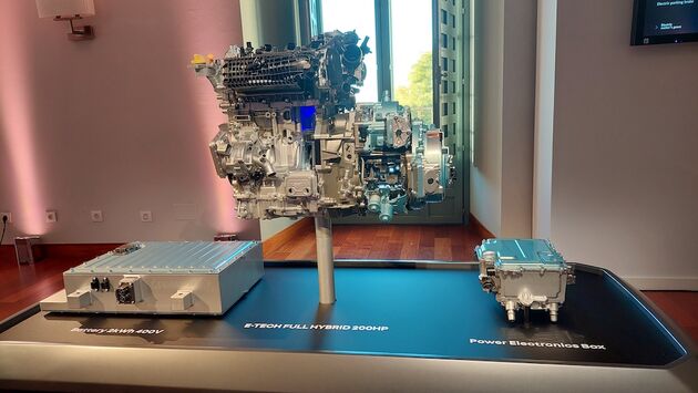 Onder de motorkap van de Renault Austral ligt de nieuwste generatie van de hybride brandstofmotor.