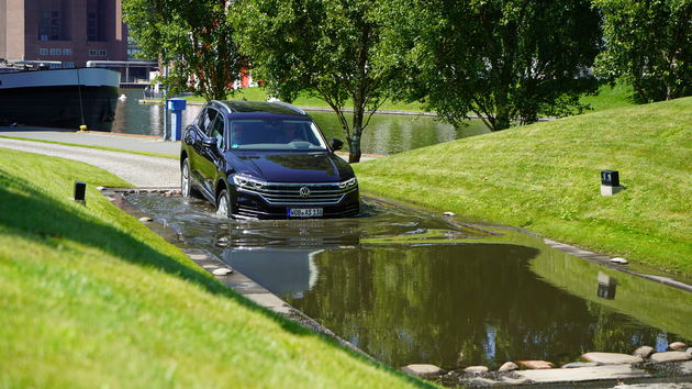 Eerst maar eens door een waterbak rijden