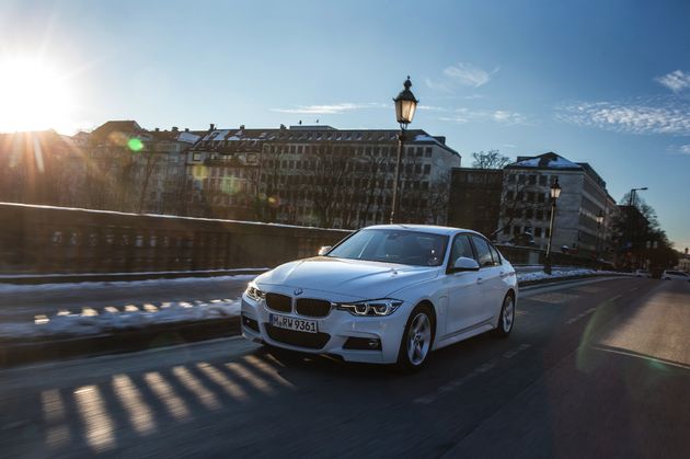 BMW 330e - CarRepublic -2