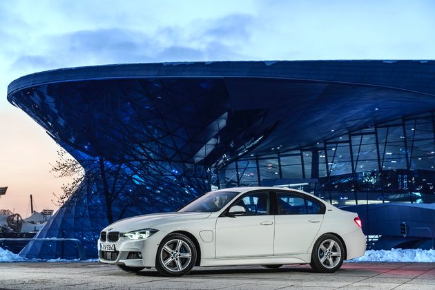 BMW 330e - CarRepublic -4