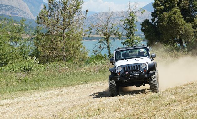 Spelen met een Jeep Wrangler